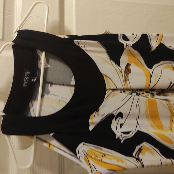 Sleeveless Floral Summer Dress Loose/Lightweight - Picture 2 of 7